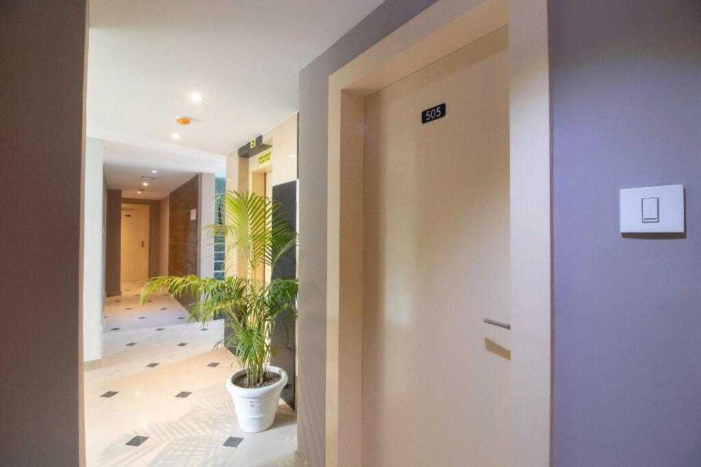 Колката: Townhouse 696 Hotel Mayfair Tower