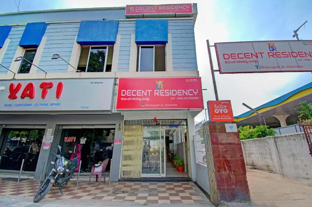 Какинада: OYO Flagship 80532 Decent Residency