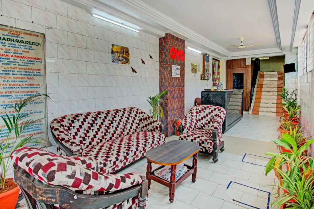 Какинада: OYO Flagship 80532 Decent Residency