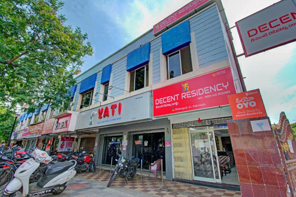 Какинада: OYO Flagship 80532 Decent Residency