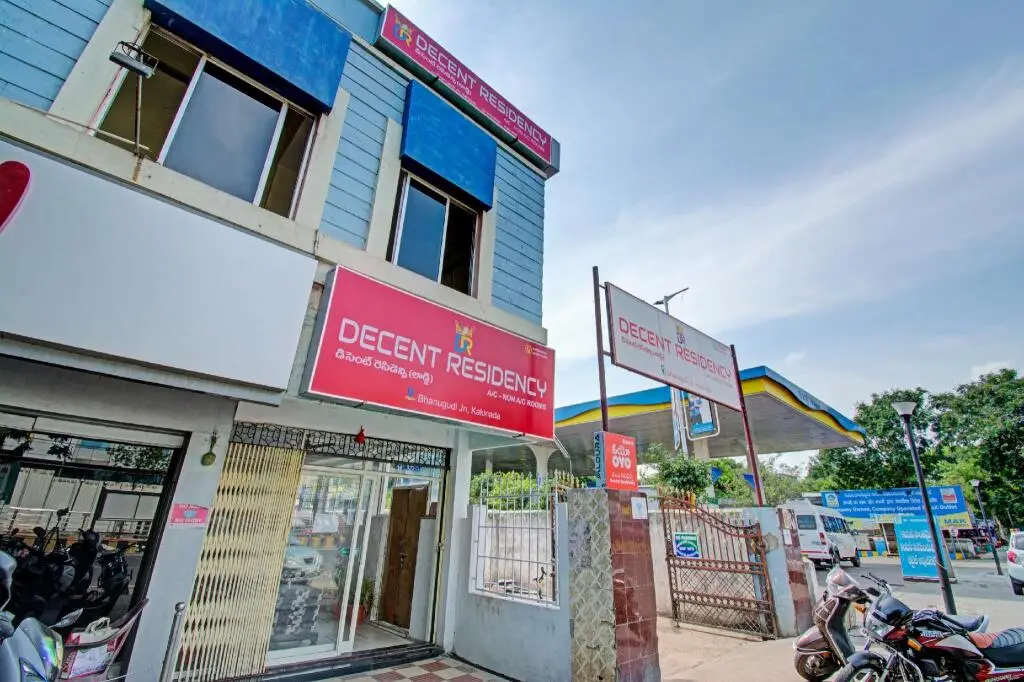 Какинада: OYO Flagship 80532 Decent Residency