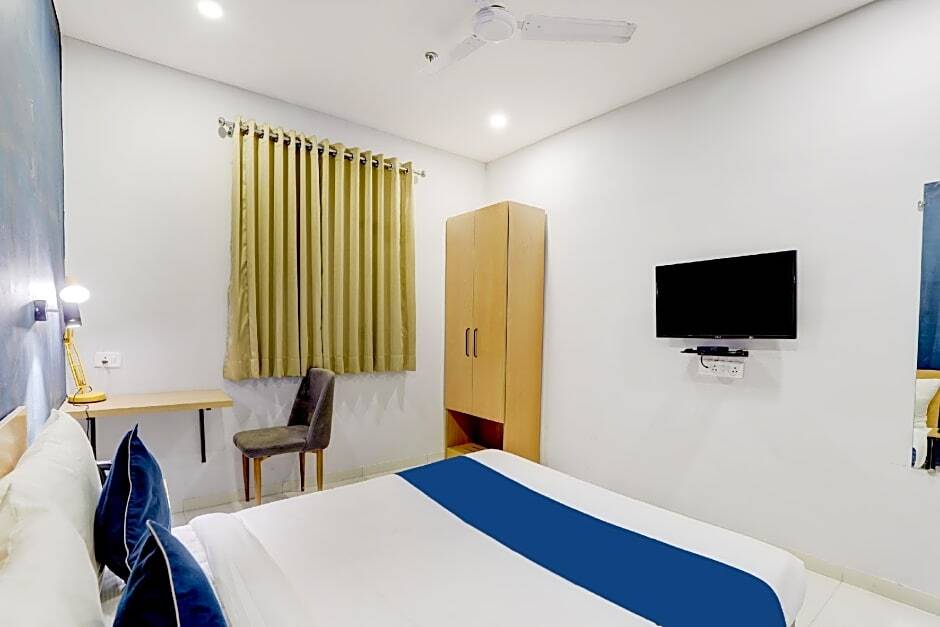 Вадодара: OYO SilverKey 80945 Ace Hotel