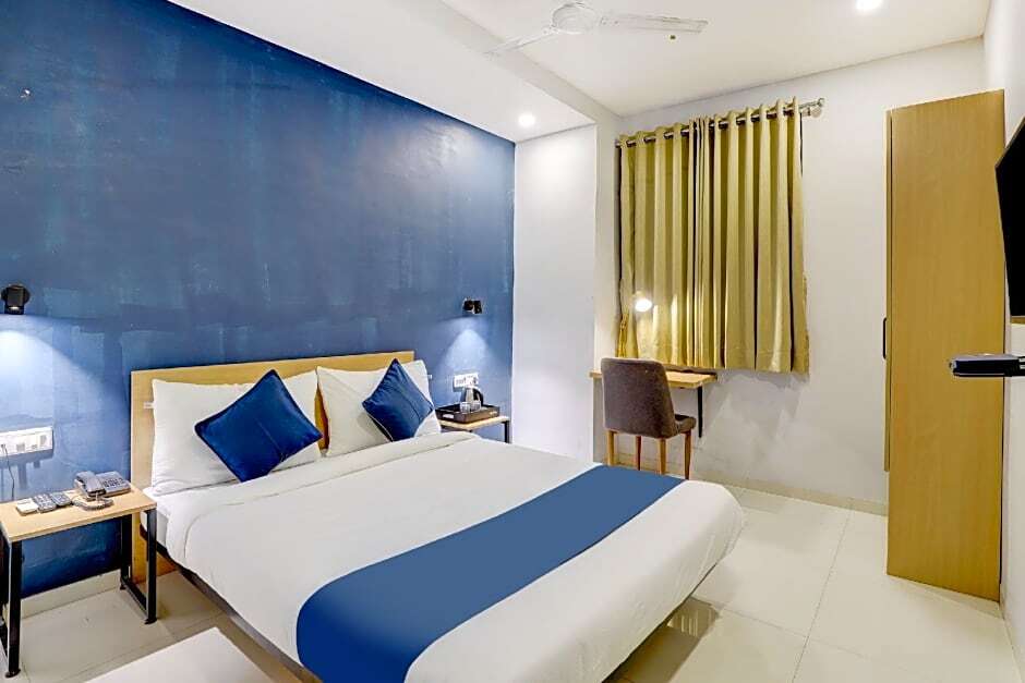 Вадодара: OYO SilverKey 80945 Ace Hotel