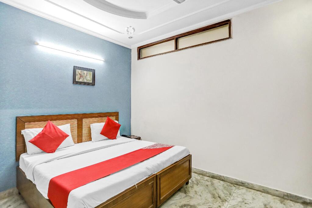 OYO Flagship 83746 Hotel Cozy Stays — фото 1