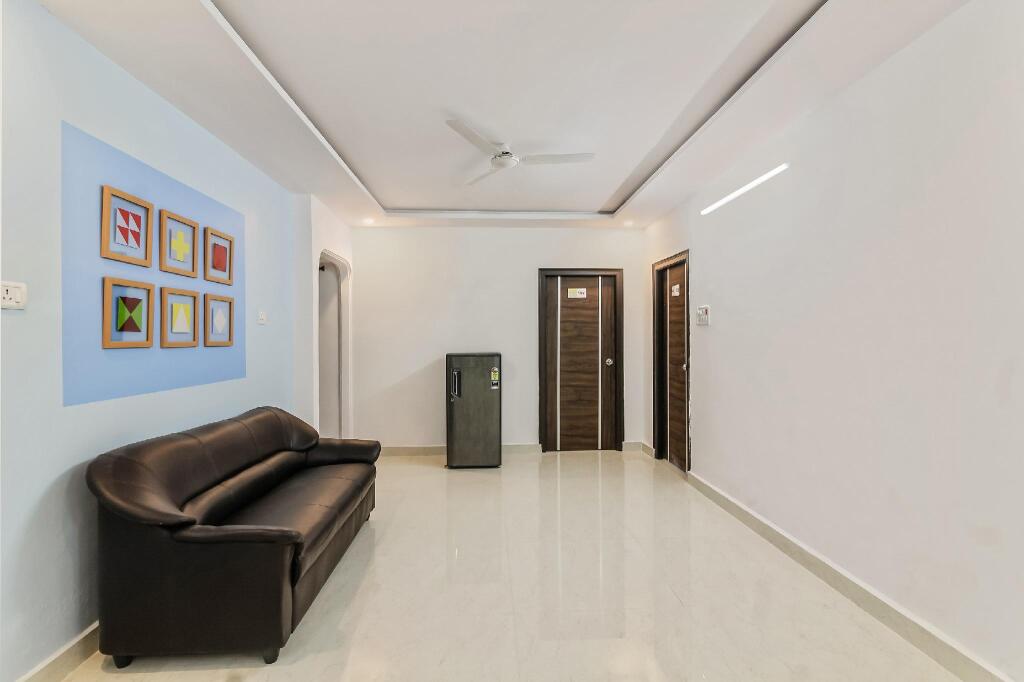 Хидерабад: Collection O 45742 Vennela Residency