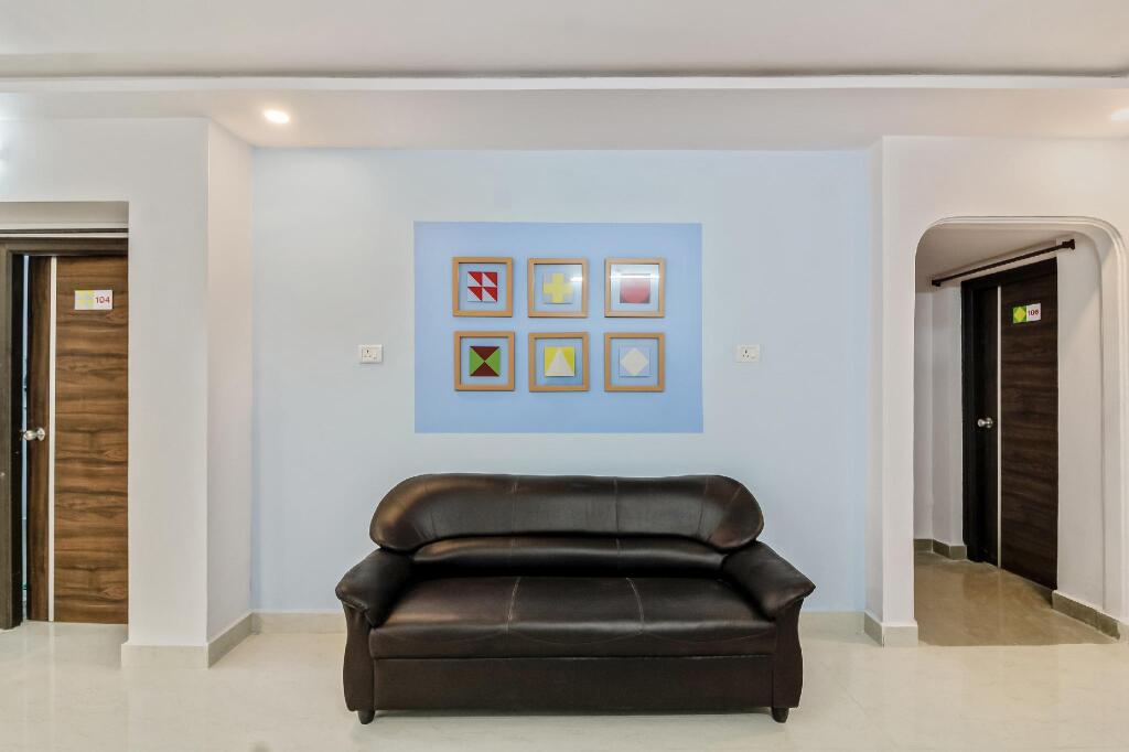 Хидерабад: Collection O 45742 Vennela Residency