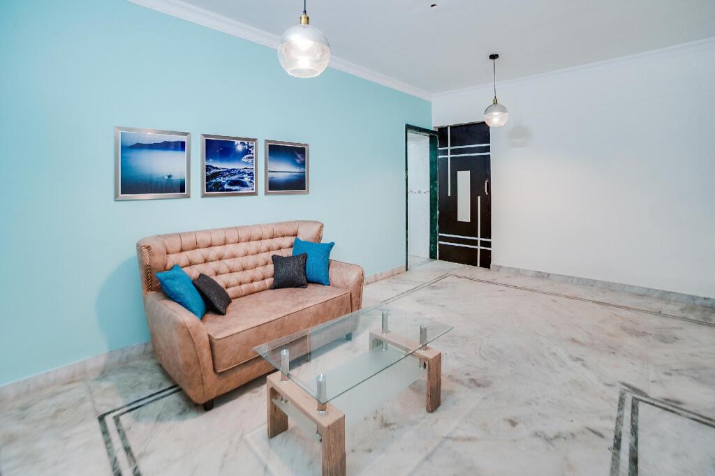 Панвель: Oyo Home 79321 Galaxy Grand B&B