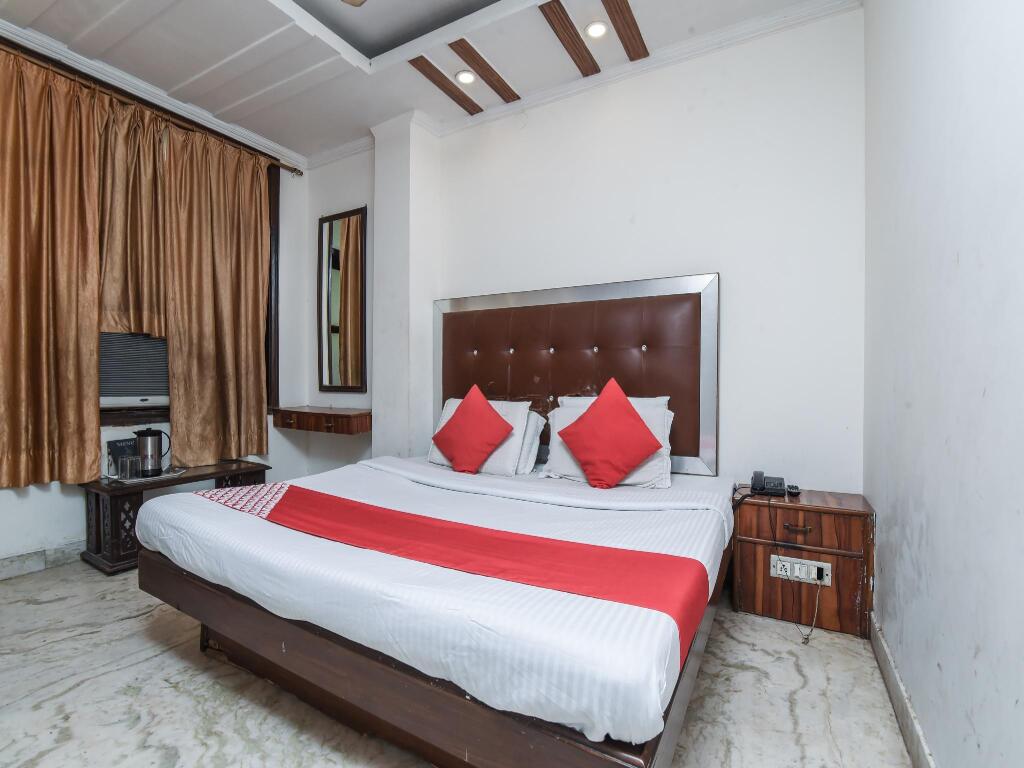 Нью-Дели: OYO 22354 PG Hospitality Inn