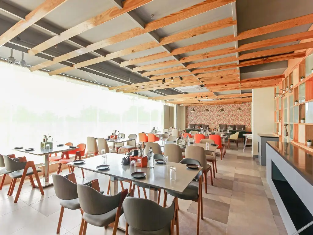 Хидерабад: Capital O 23322 Hoysala Inn