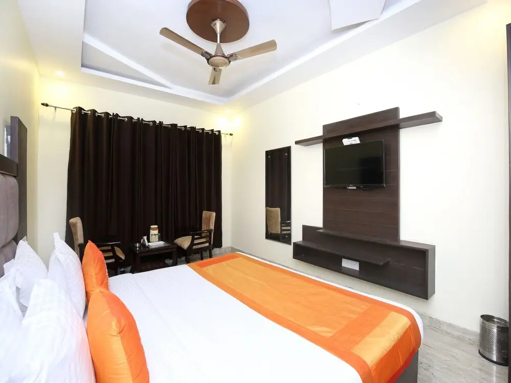 Чандигарх: Capital O 322 Hotel Royal