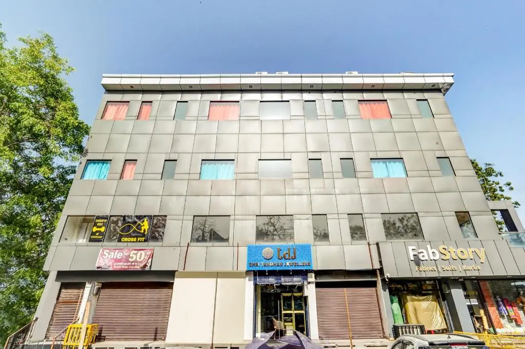 Нью-Дели: Capital O 79569 Mannat