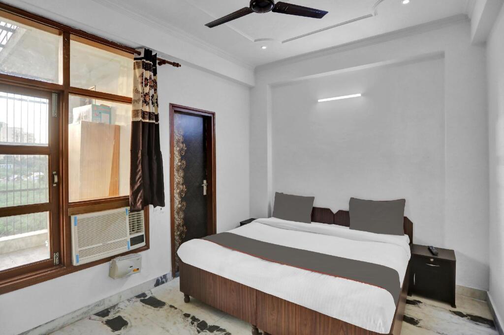 Нойда: Collection O O 82851 Shubham Residency-moca