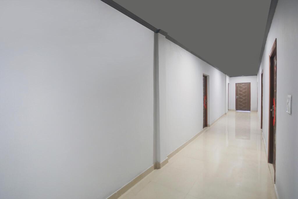 Большая Нойда: OYO Townhouse 589 Hotel Diamond View
