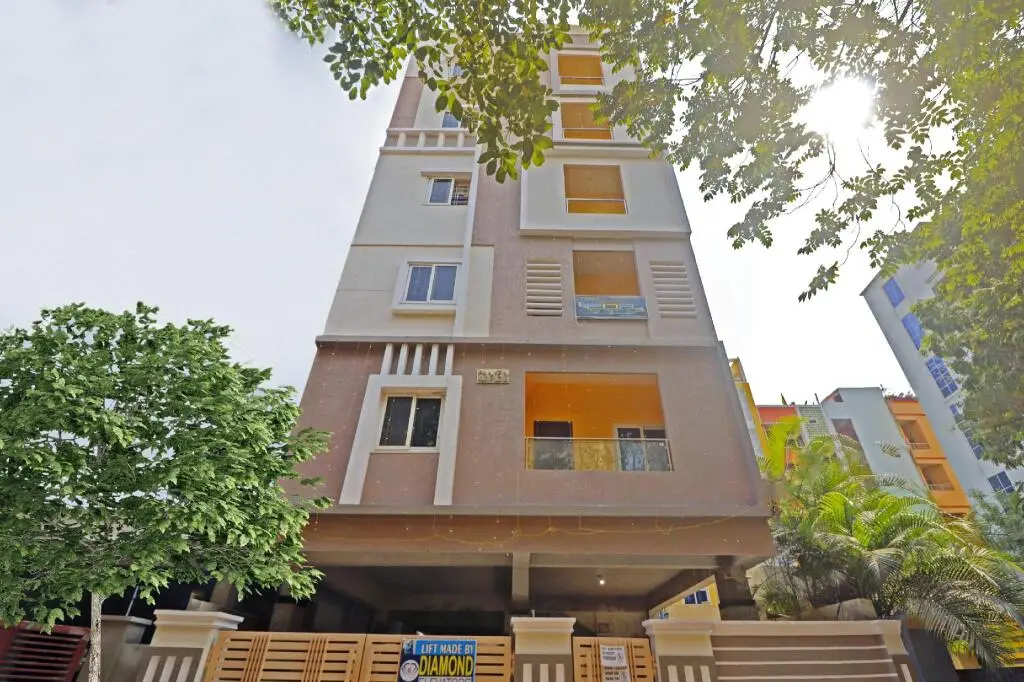 Collection O 80304 Hotel PNR Banjara Hills — фото 1