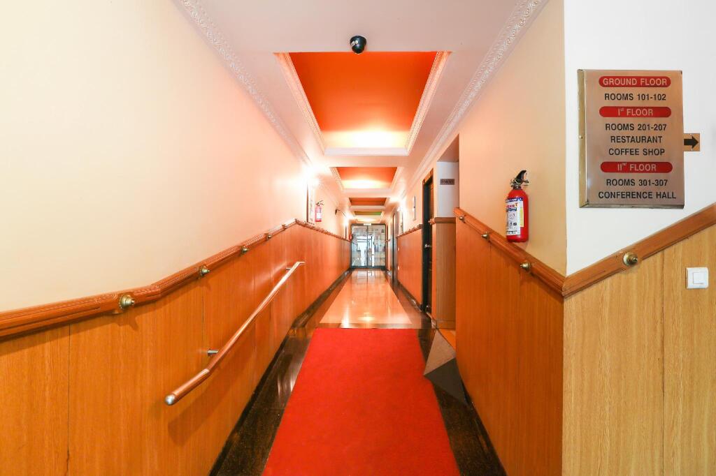 Collection O 70446 Hotel Rajwada — фото 1