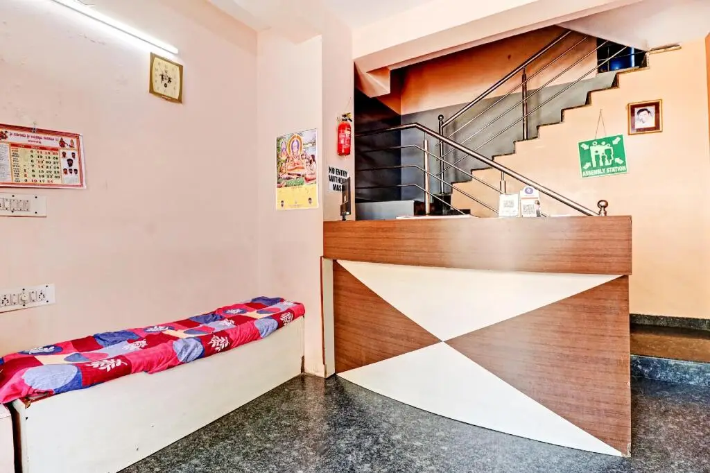 Бангалор: SPOT ON 80454 Janapriya Lodge