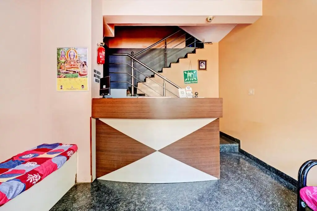 Бангалор: SPOT ON 80454 Janapriya Lodge
