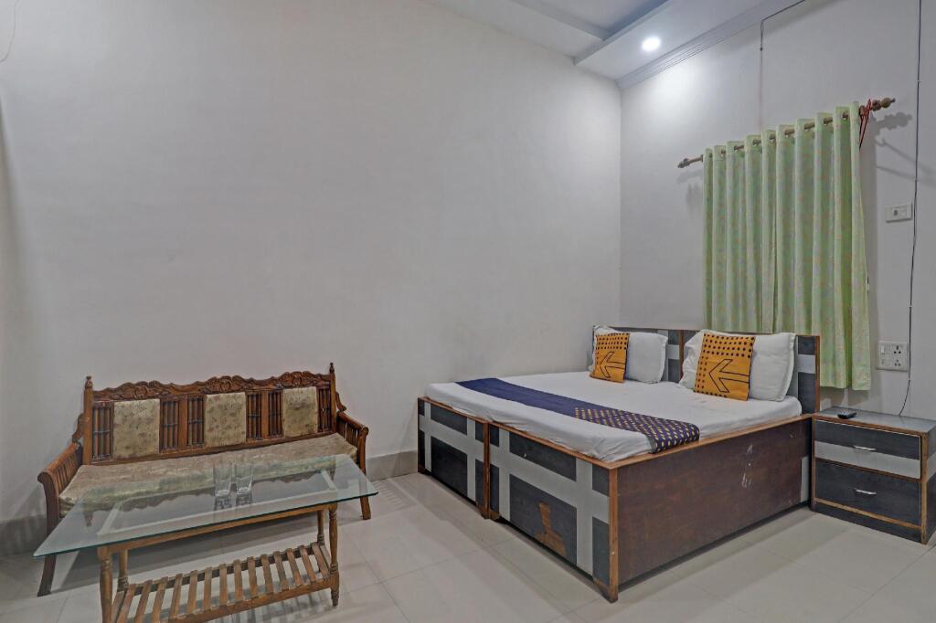 SPOT ON 81126 Hotel Indrashan — фото 1