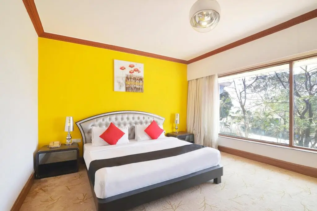 Мумбаи: Capital O 44161 Royal Palms Hotel - Lily Collection