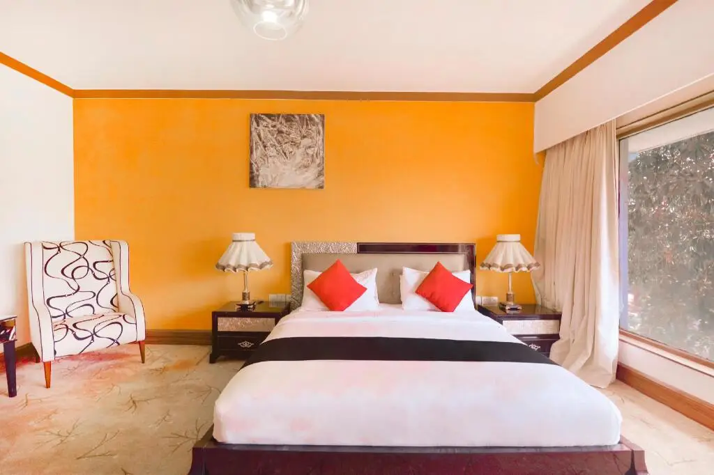 Мумбаи: Capital O 44161 Royal Palms Hotel - Lily Collection
