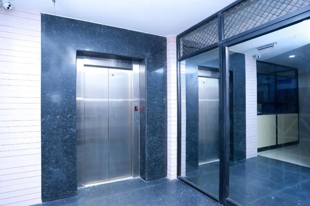 Котамангалам: OYO 10220 Chaithanya Complex