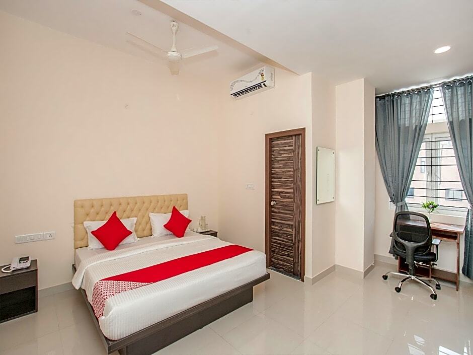Бангалор: Super OYO Capital O 3 Square Near Sri Amruth Chithra Mandira