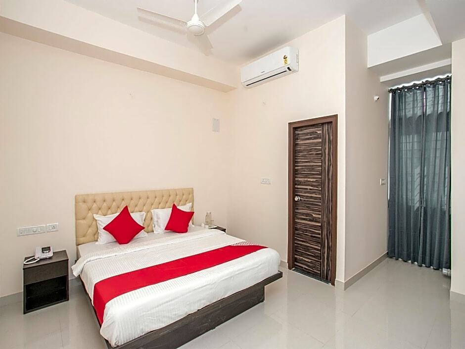 Бангалор: Super OYO Capital O 3 Square Near Sri Amruth Chithra Mandira