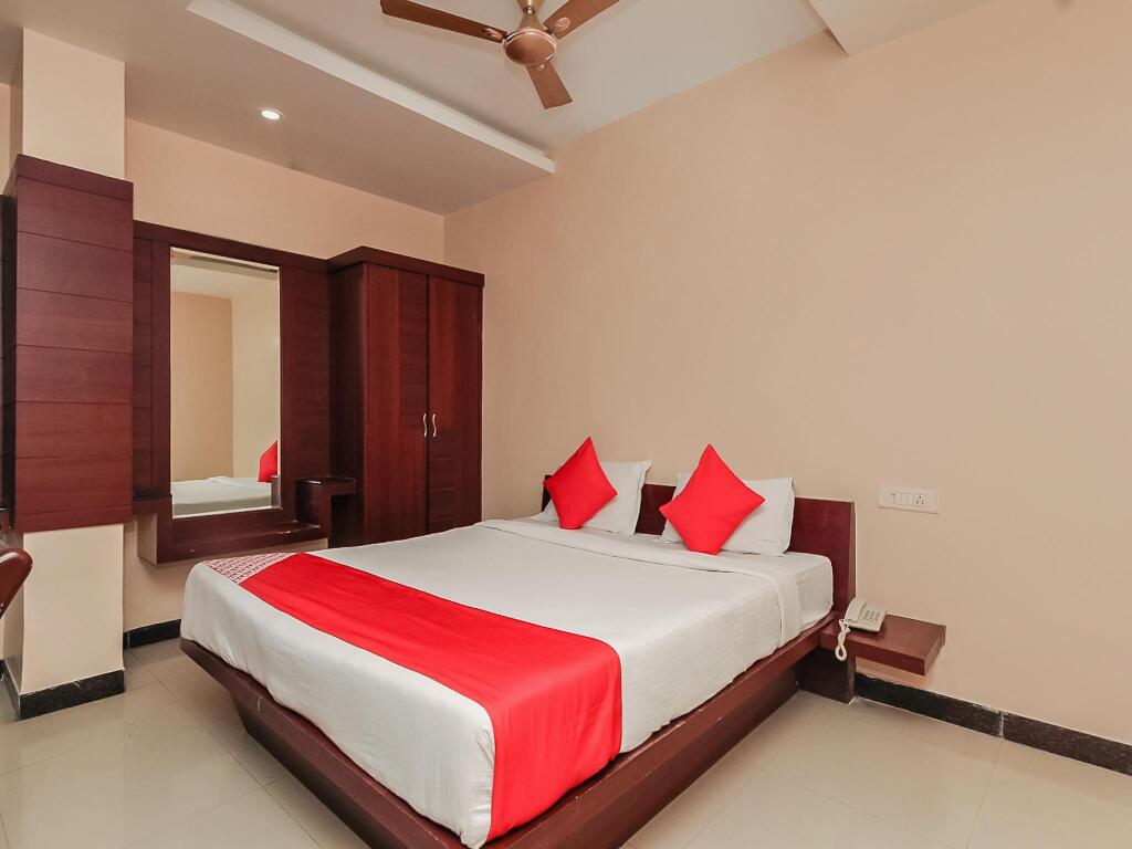 Хидерабад: Townhouse 710 Hotel Regal