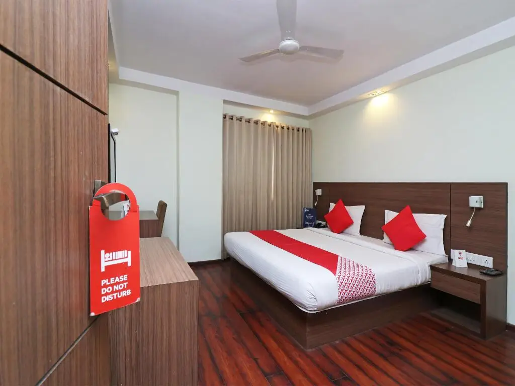 OYO Townhouse 510 Hotel Garnet Inn — фото 1