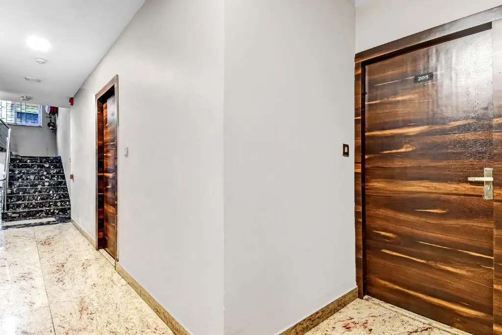 Колката: OYO Townhouse 567 MB International