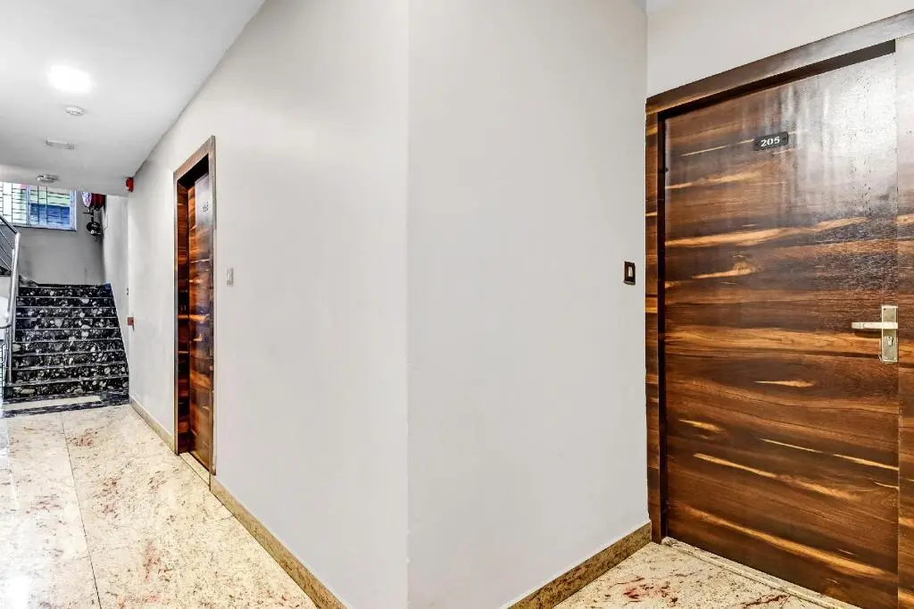 Колката: OYO Townhouse 567 MB International