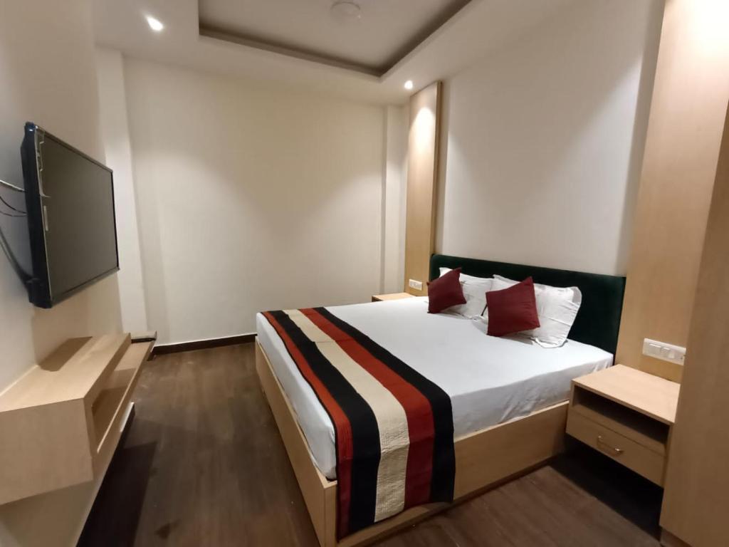 Hotel Dua Grand by Sonachi- 500M From Golden Temple — фото 1