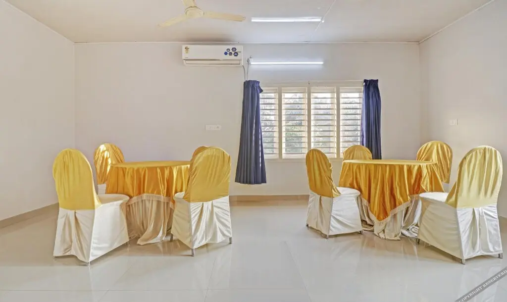 Недумбассери: Treebo Thoduvas Star Plaza Cochin Airport