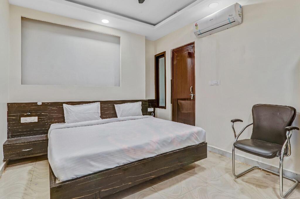 Лакхнау: Capital O 84117 The Diamond Night Inn