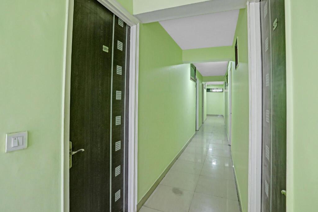Нью-Дели: Capital O 84917 Premium Villa-2