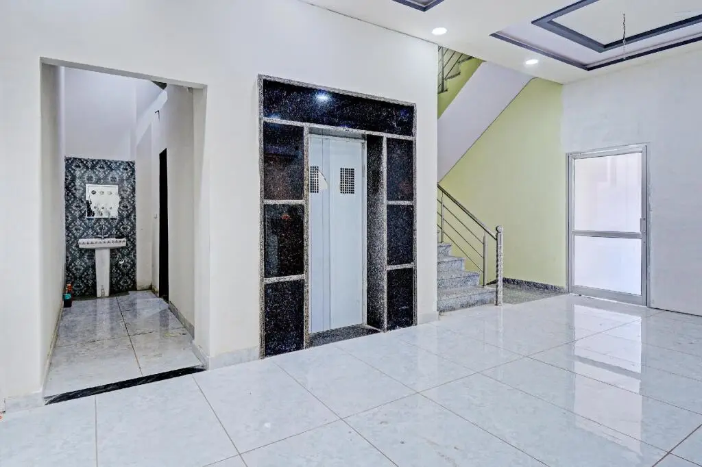 Джайпур: OYO 81074 Hotel Rj 21-18