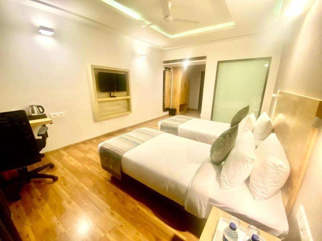 Бангалор: Click Hotel DBR