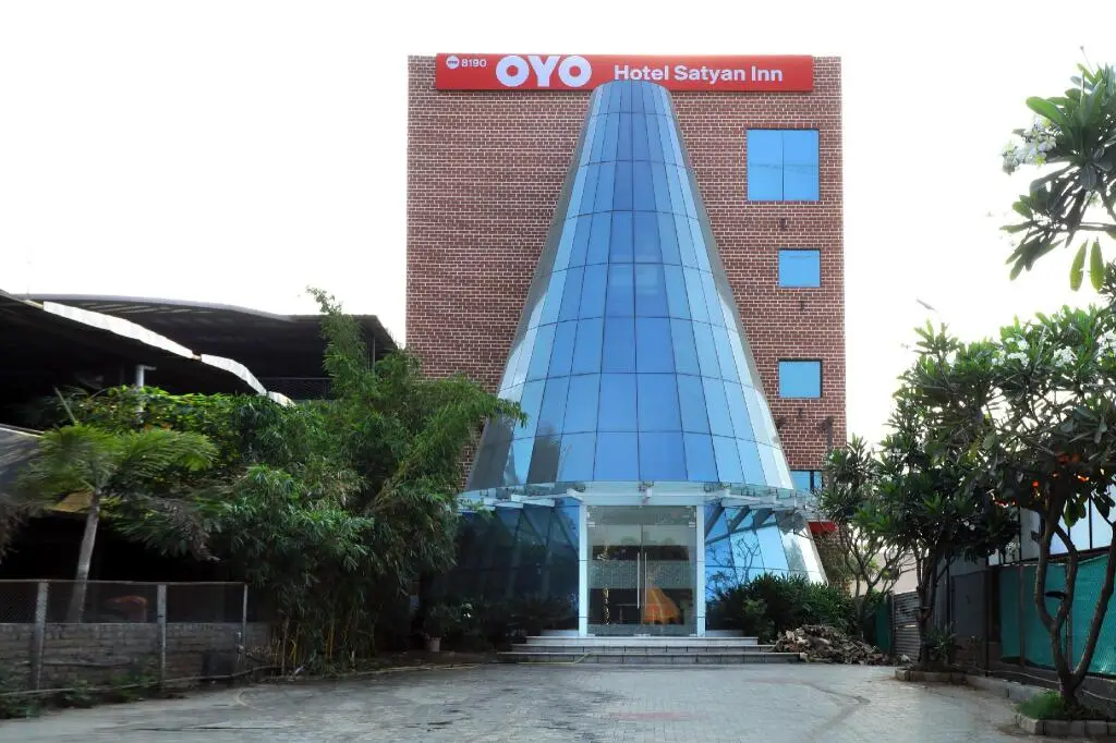 Collection O 8190 Hotel Satyan Inn — фото 1