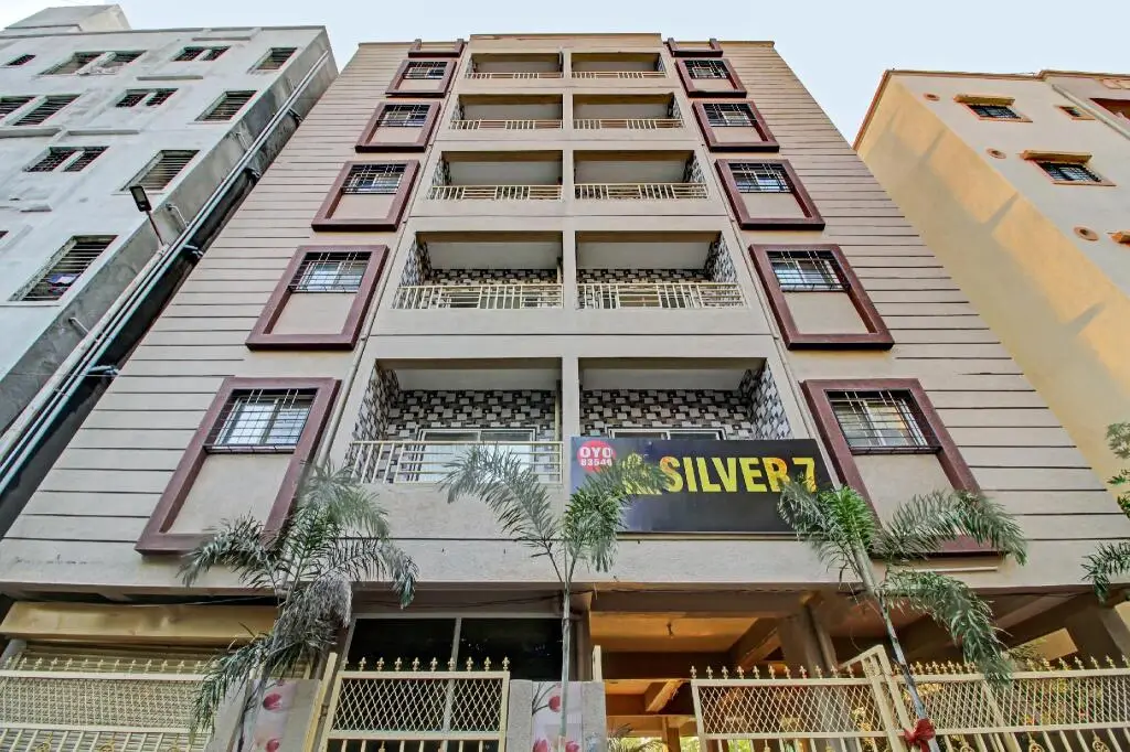 Хинджевади: OYO Flagship 83546 Silver7 Homes