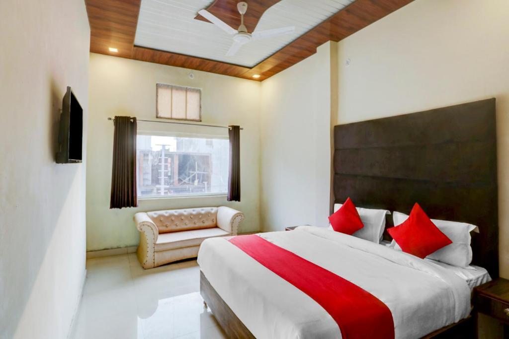 Мератх: OYO 86157 Hotel Haveli Inn