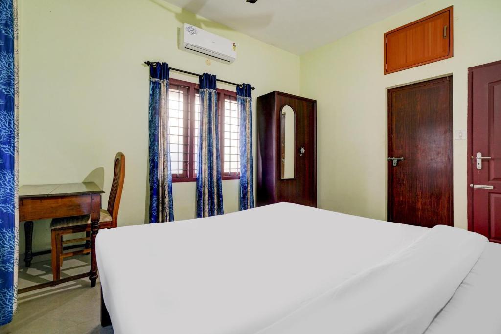 Эрамаллур: OYO 86248 Shalom Palace