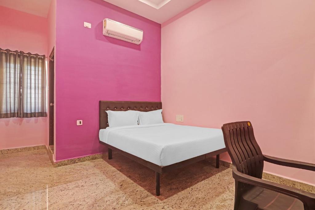 Хидерабад: Capital O 86948 Hotel Sai Balaji