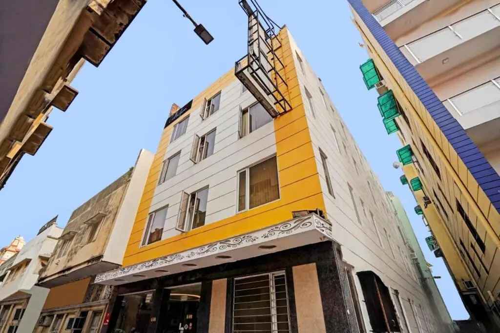 Нью-Дели: Capital O 88320 Hotel Grand Stays