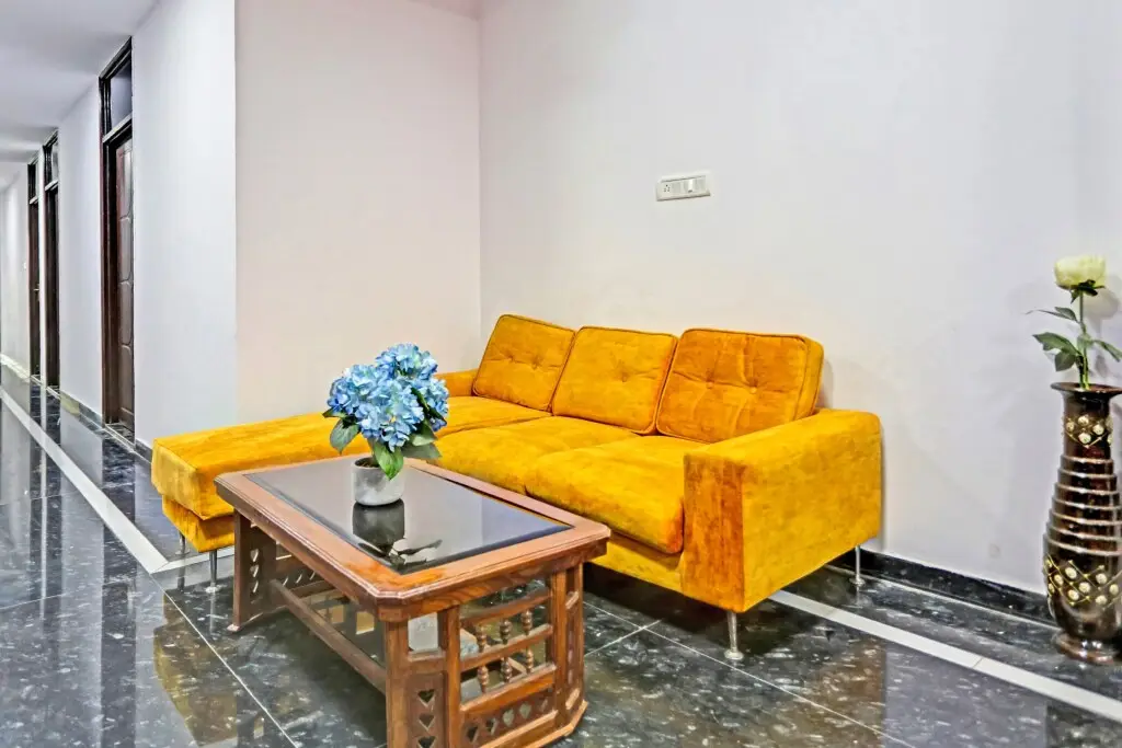 Лакхнау: Collection O Hotel Holidays Inn and Banquet