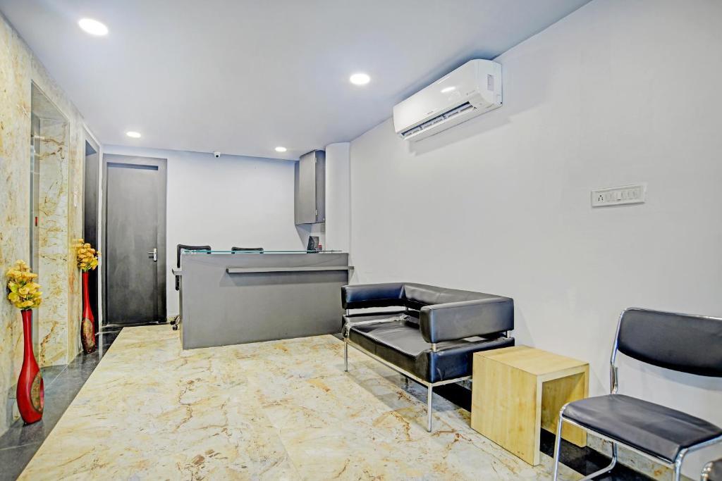Индаур: OYO 81349 Townhouse Friends Inn