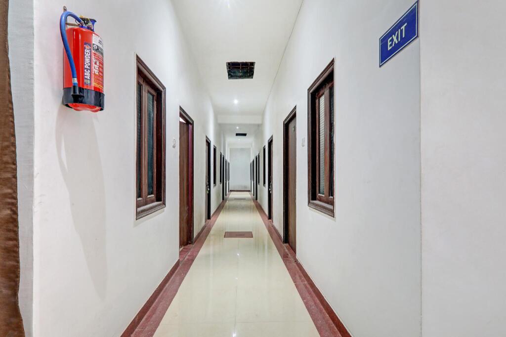 Канпур: Collection O 84654 Hotel Raas