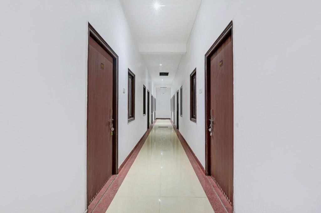 Канпур: Collection O 84654 Hotel Raas