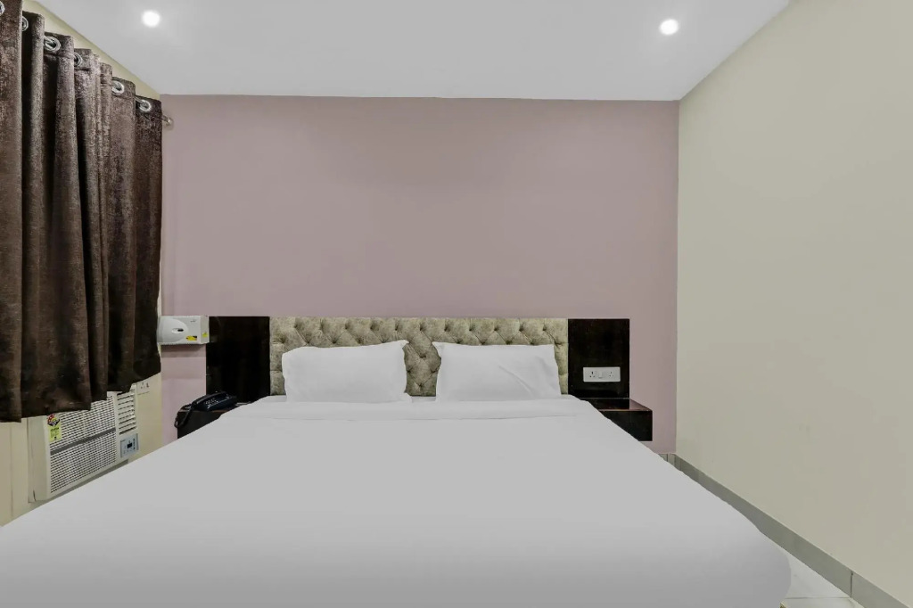 Лакхнау: Collection O 85387 Holidays Inn