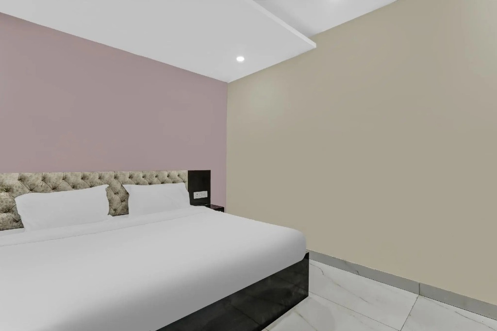 Лакхнау: Collection O 85387 Holidays Inn