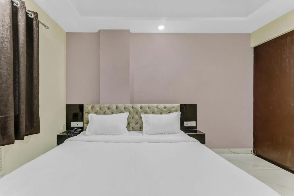 Лакхнау: Collection O 85387 Holidays Inn